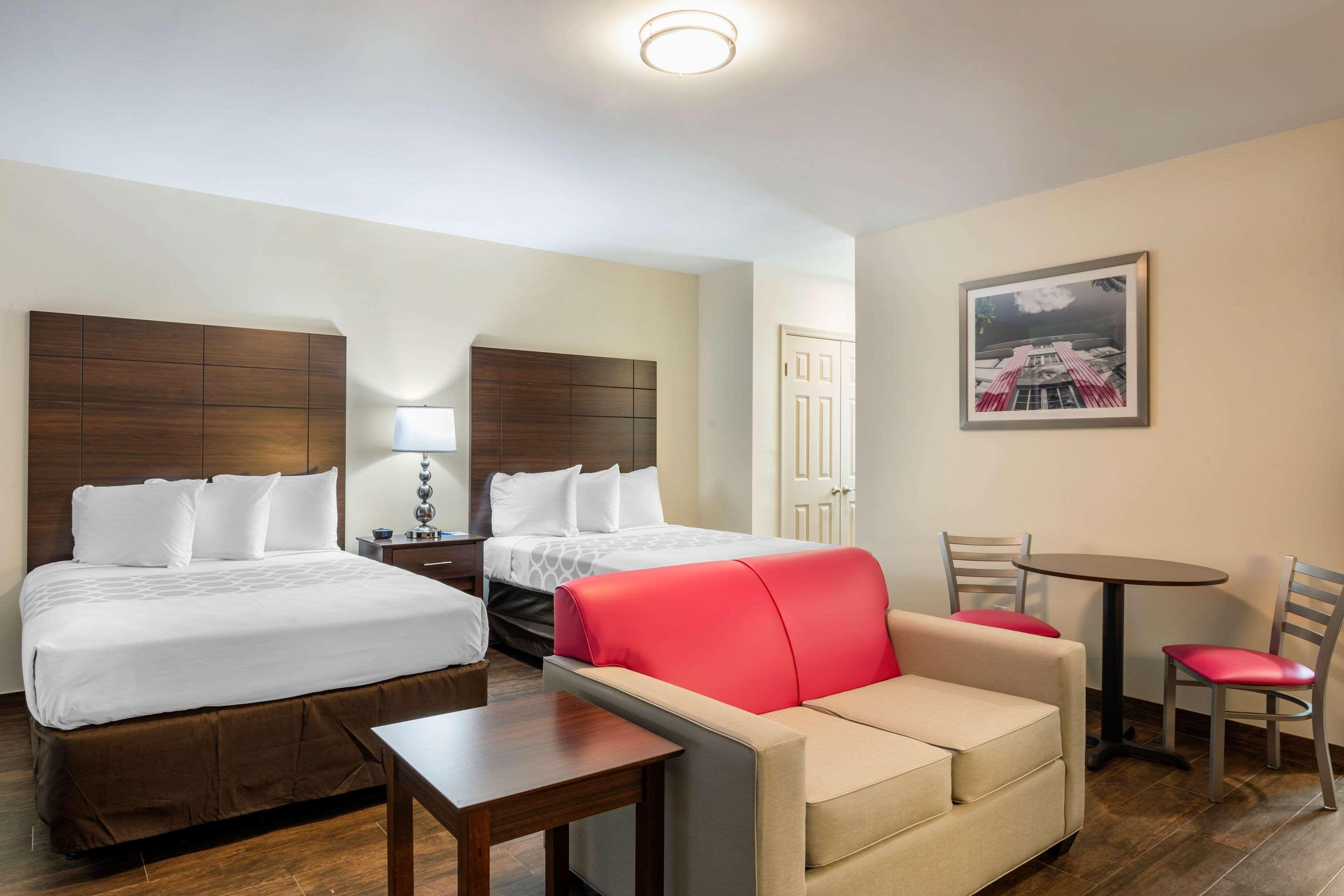Downtown Hollywood Gardens Inn & Suites Dış mekan fotoğraf