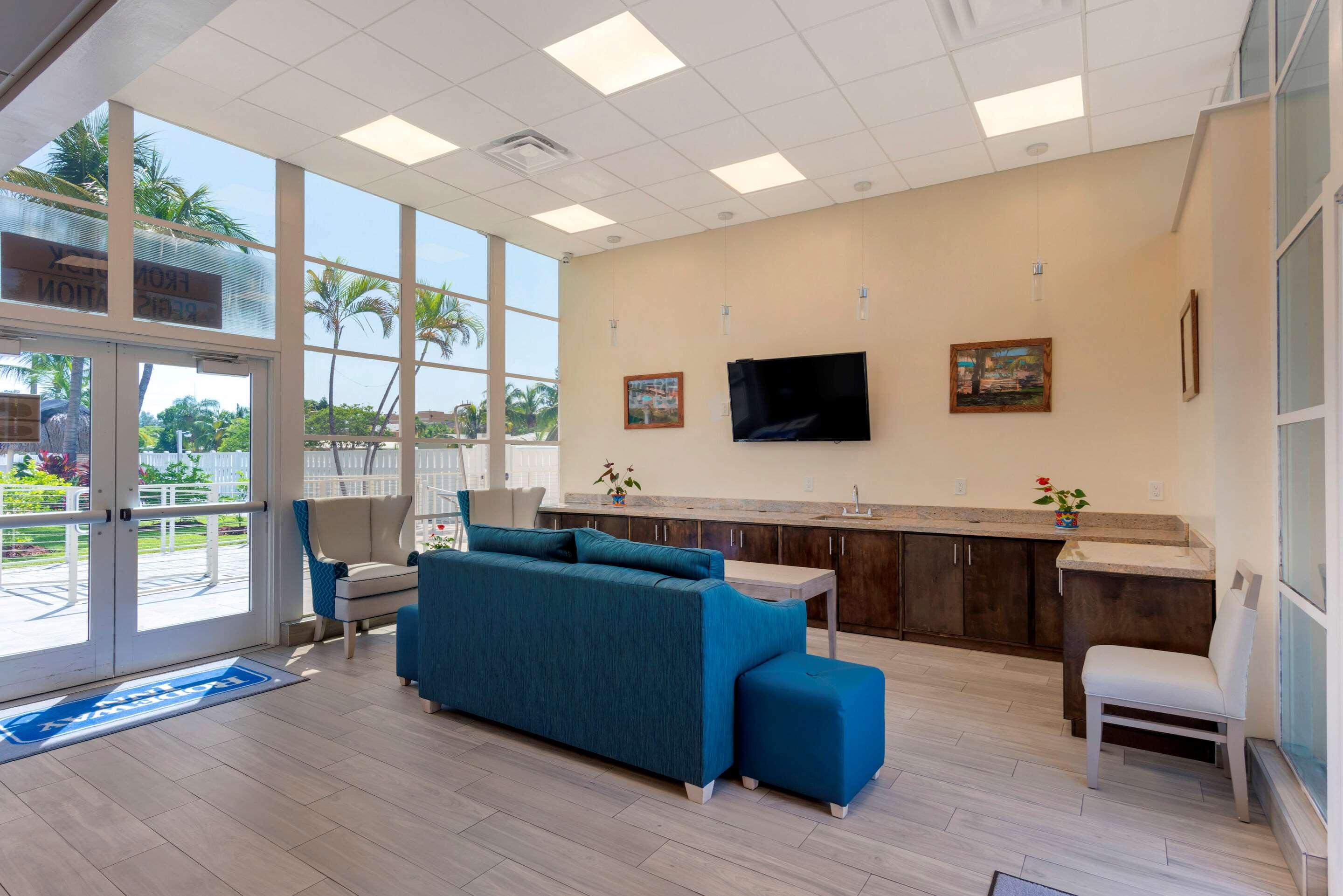 Downtown Hollywood Gardens Inn & Suites Dış mekan fotoğraf