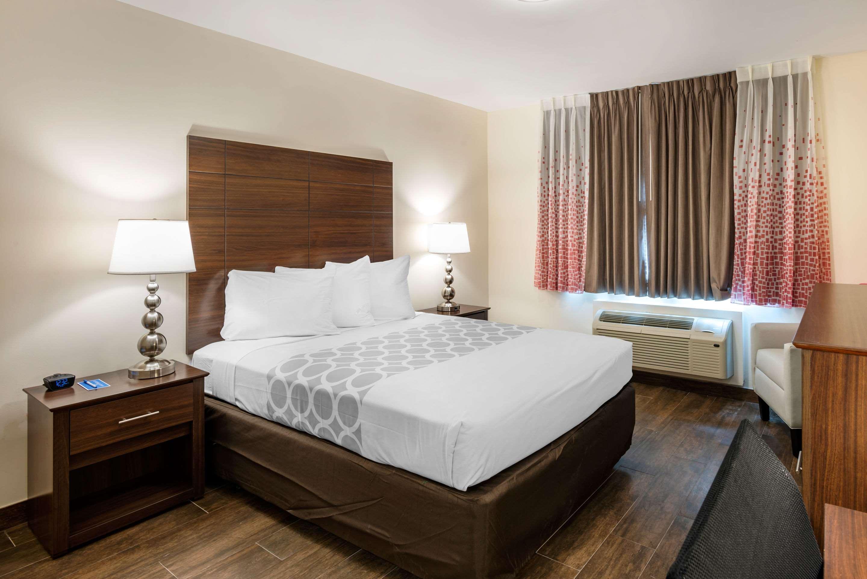 Downtown Hollywood Gardens Inn & Suites Dış mekan fotoğraf
