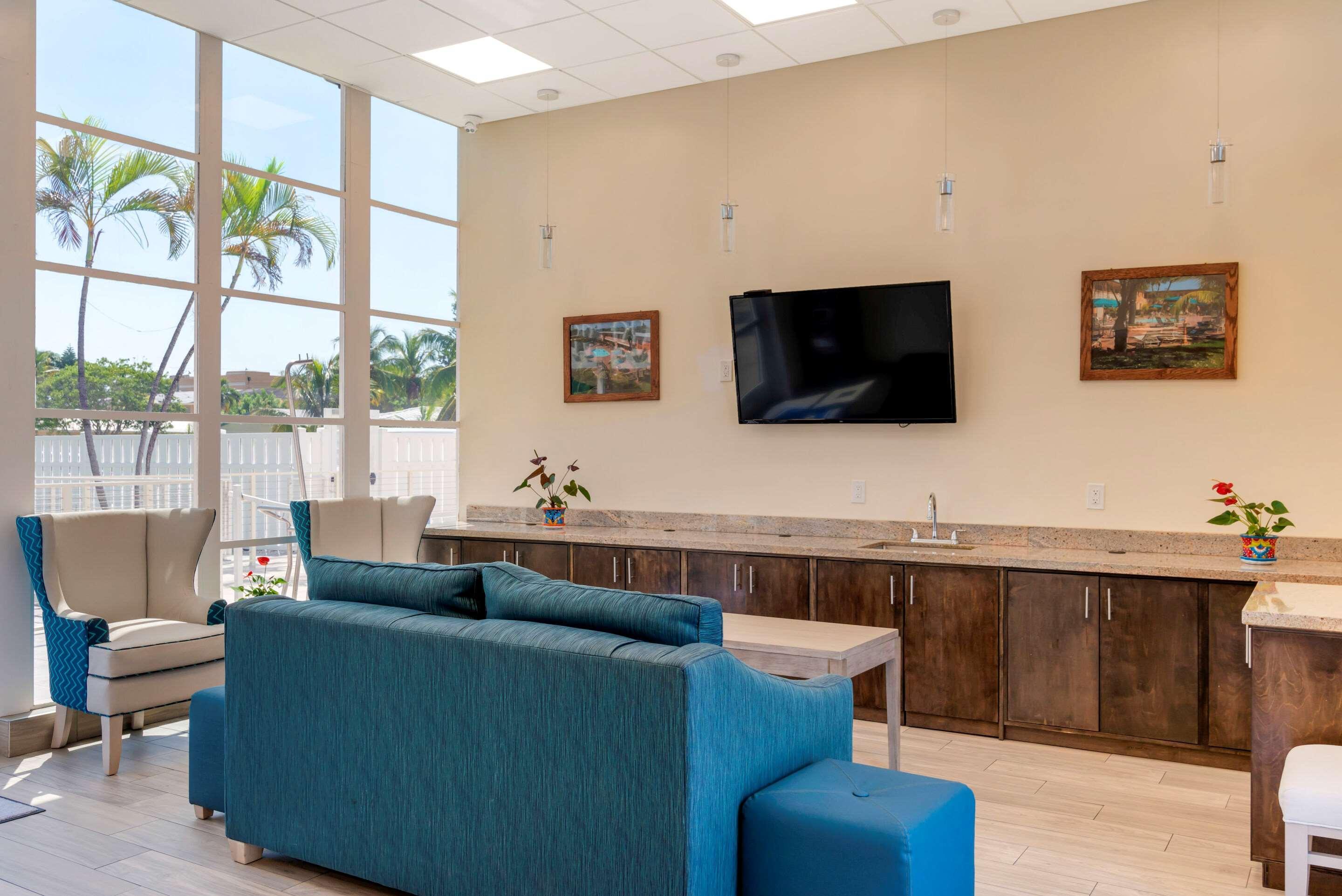 Downtown Hollywood Gardens Inn & Suites Dış mekan fotoğraf