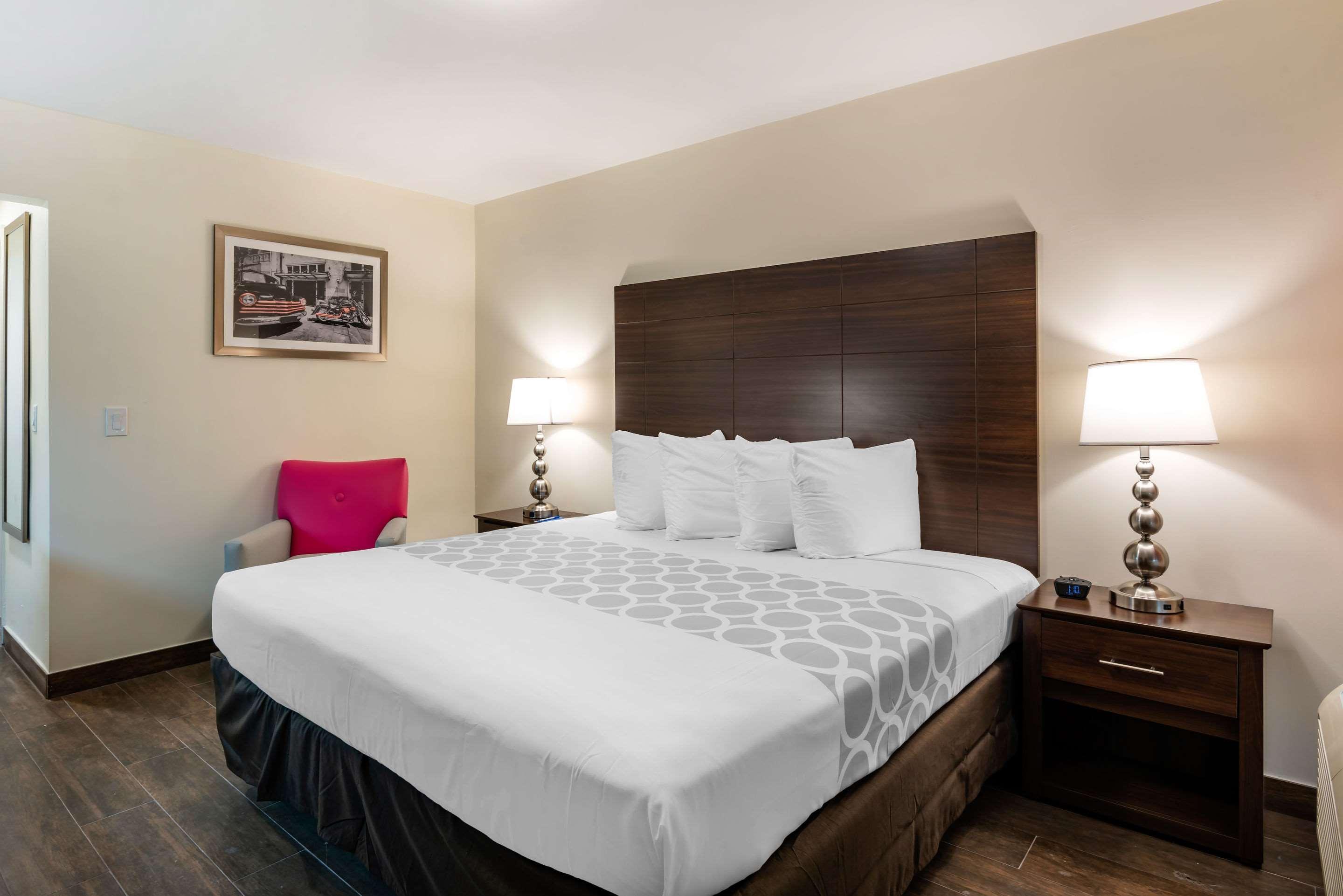 Downtown Hollywood Gardens Inn & Suites Dış mekan fotoğraf