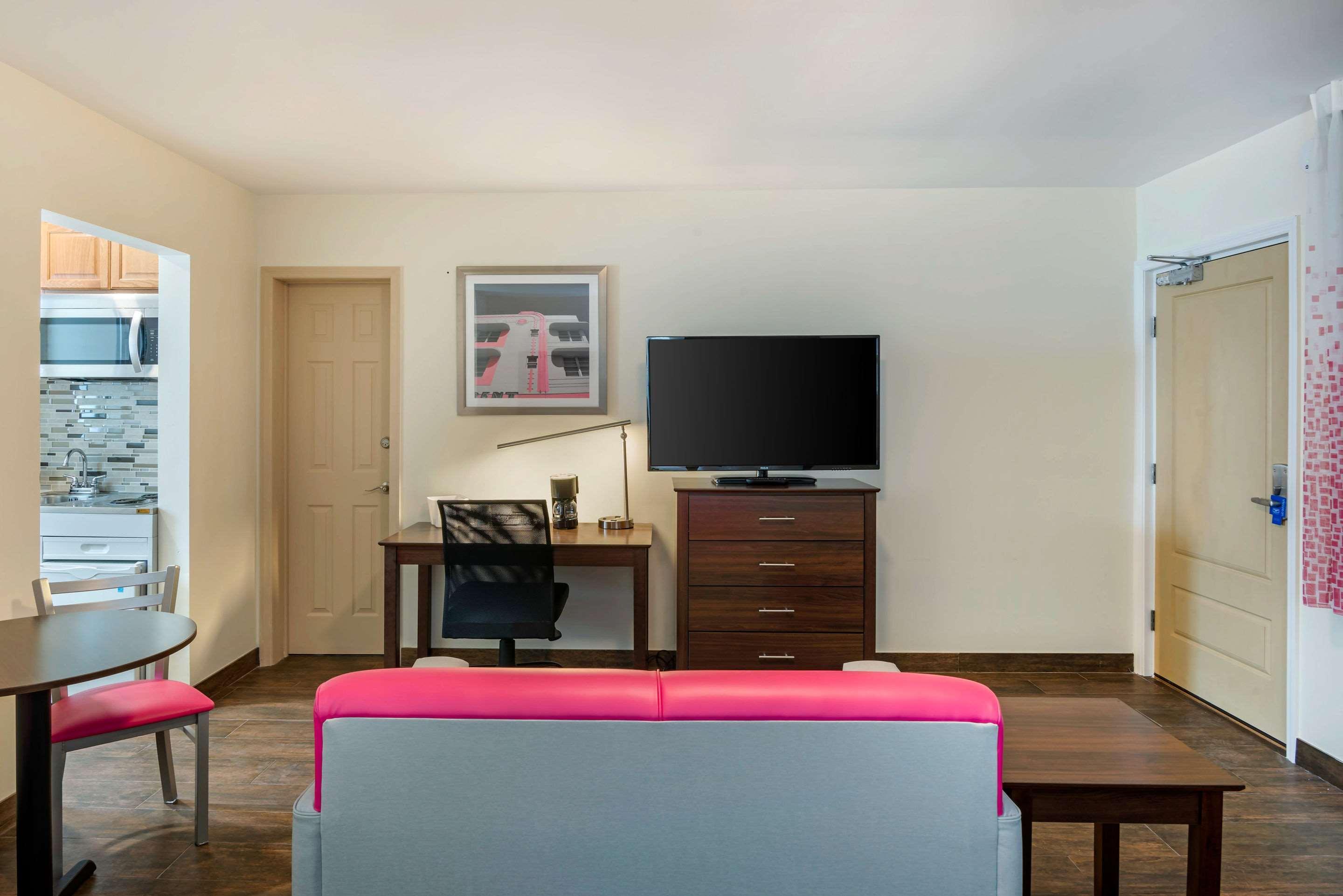 Downtown Hollywood Gardens Inn & Suites Dış mekan fotoğraf