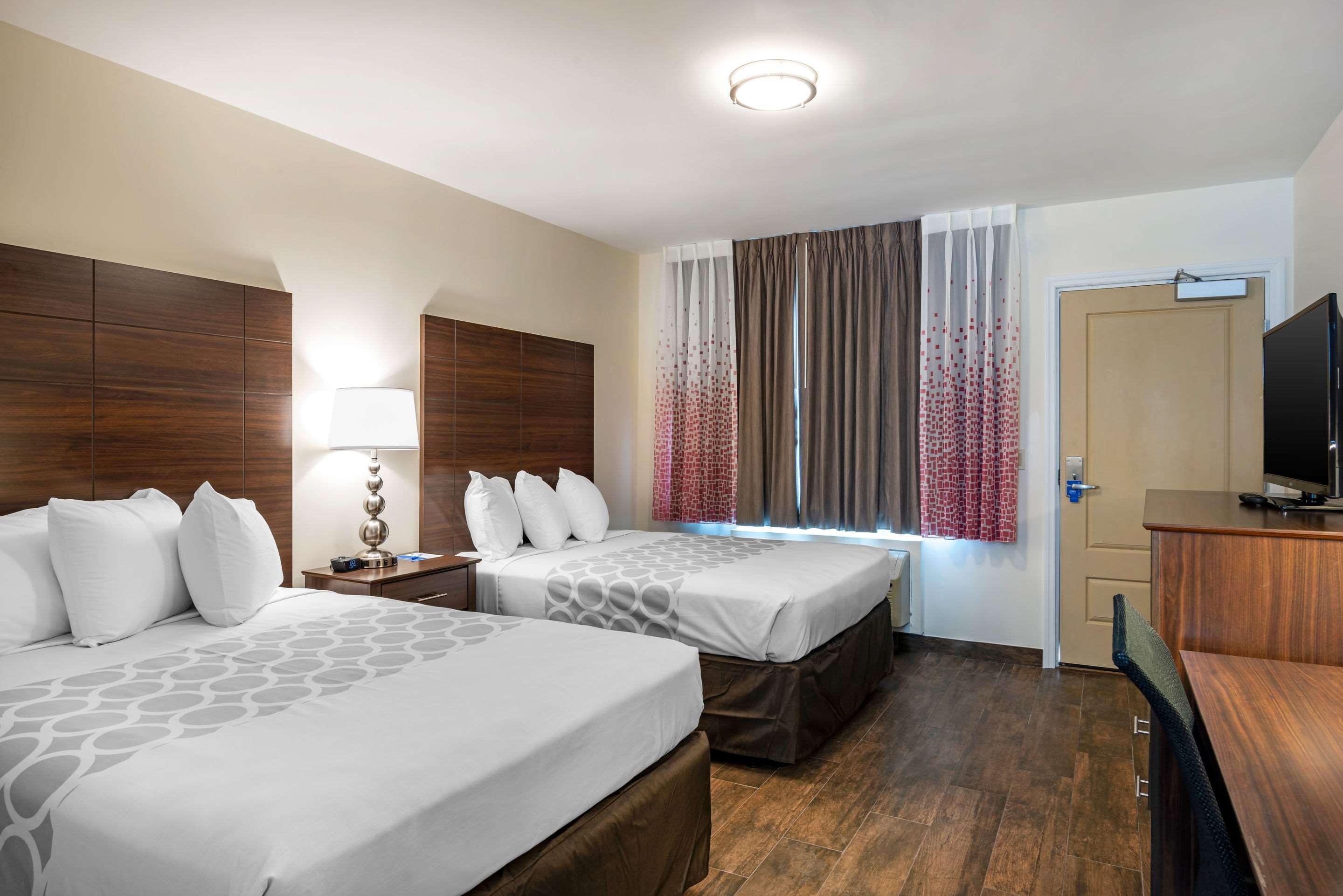 Downtown Hollywood Gardens Inn & Suites Dış mekan fotoğraf