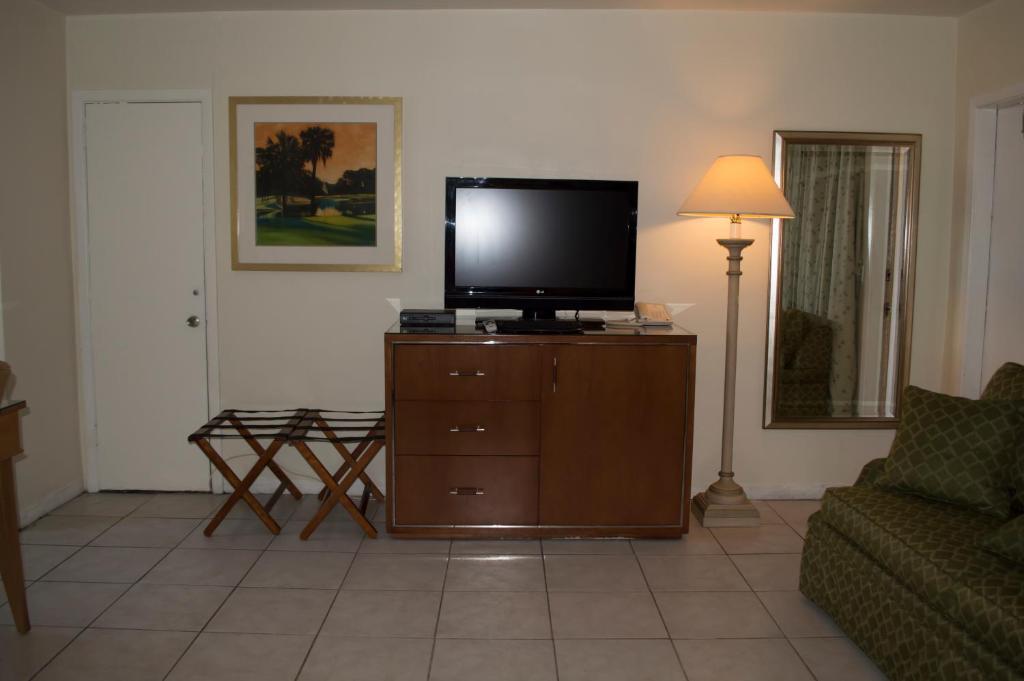 Downtown Hollywood Gardens Inn & Suites Dış mekan fotoğraf